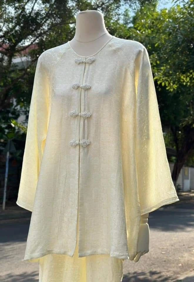 Baju kurung modern, sopan dan rapi
