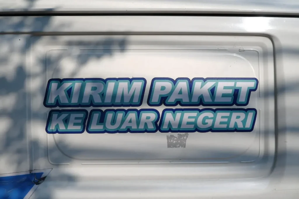 global shipping lebih mudah setelah bandara husein beroperasi
